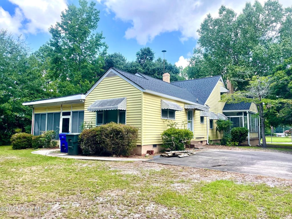 Photo of 1709 Treemont Drive, Greenville, NC 27858 (MLS # 100521313)