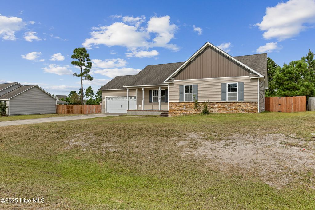 Photo of 125 Rosemary Avenue, Hubert, NC 28539 (MLS # 100528606)