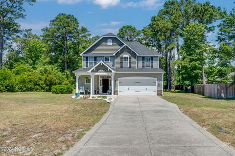 Single Family Residence in Hubert NC 214 Wintergreen Lane 1.jpg