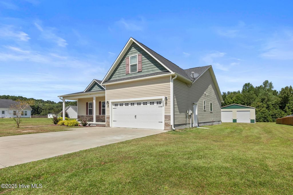 Photo of 109 Thoroughbred, Richlands, NC 28574 (MLS # 100531461)