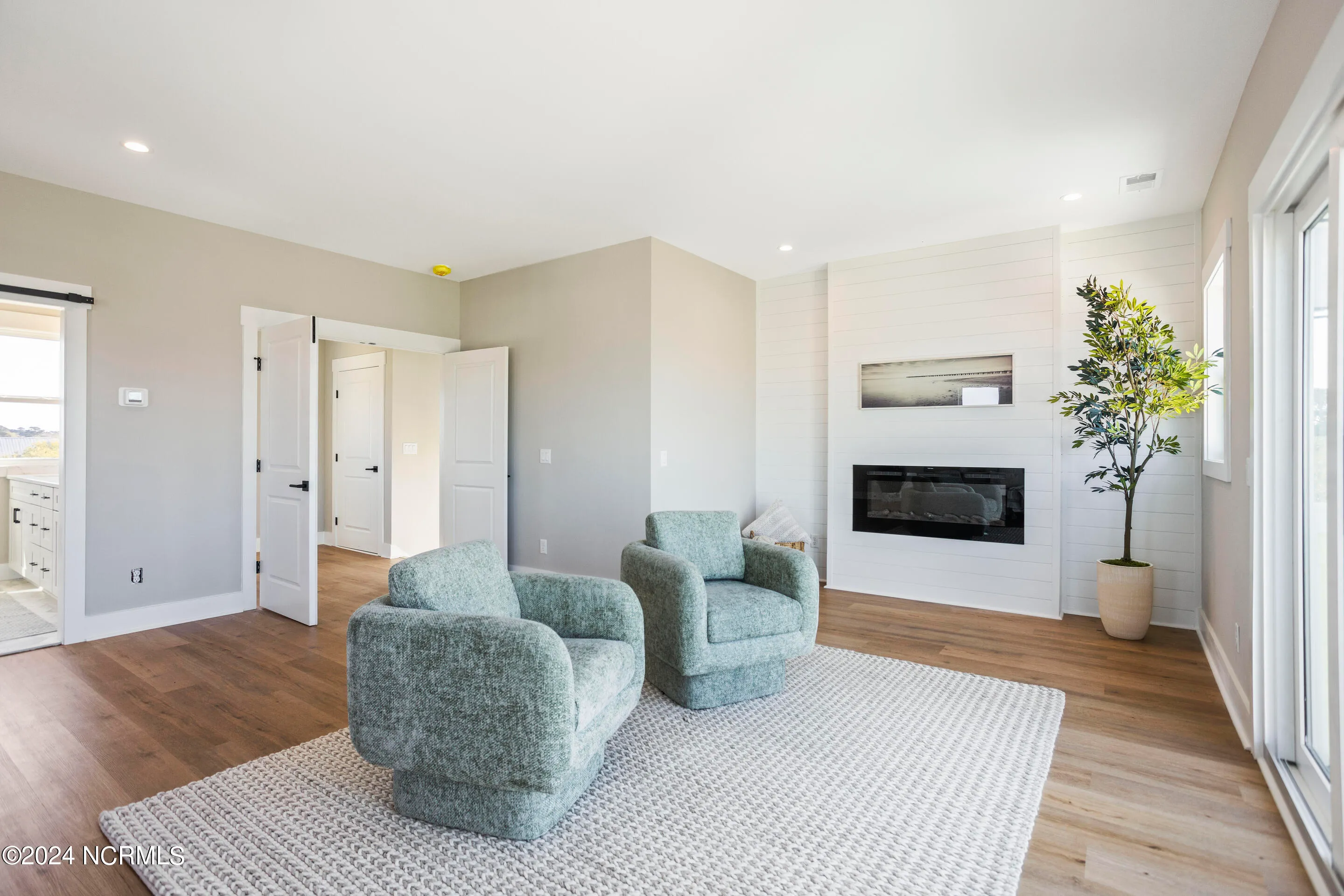 Carolina Beach, North Carolina 28428, United States, 4 Bedrooms Bedrooms, ,5 BathroomsBathrooms,Residential,Active,48015