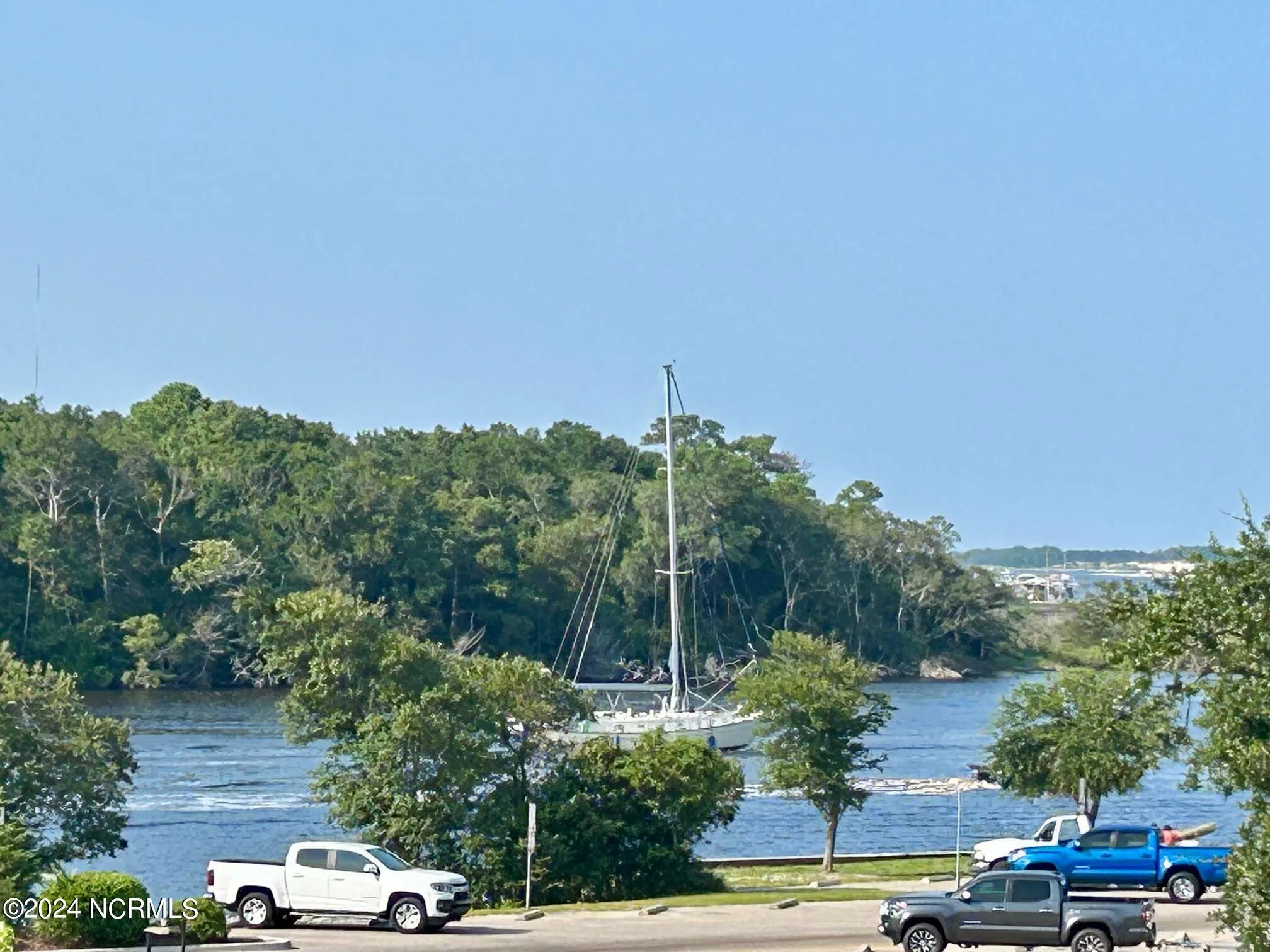 Carolina Beach, North Carolina 28428, United States, 4 Bedrooms Bedrooms, ,5 BathroomsBathrooms,Residential,Active,48015