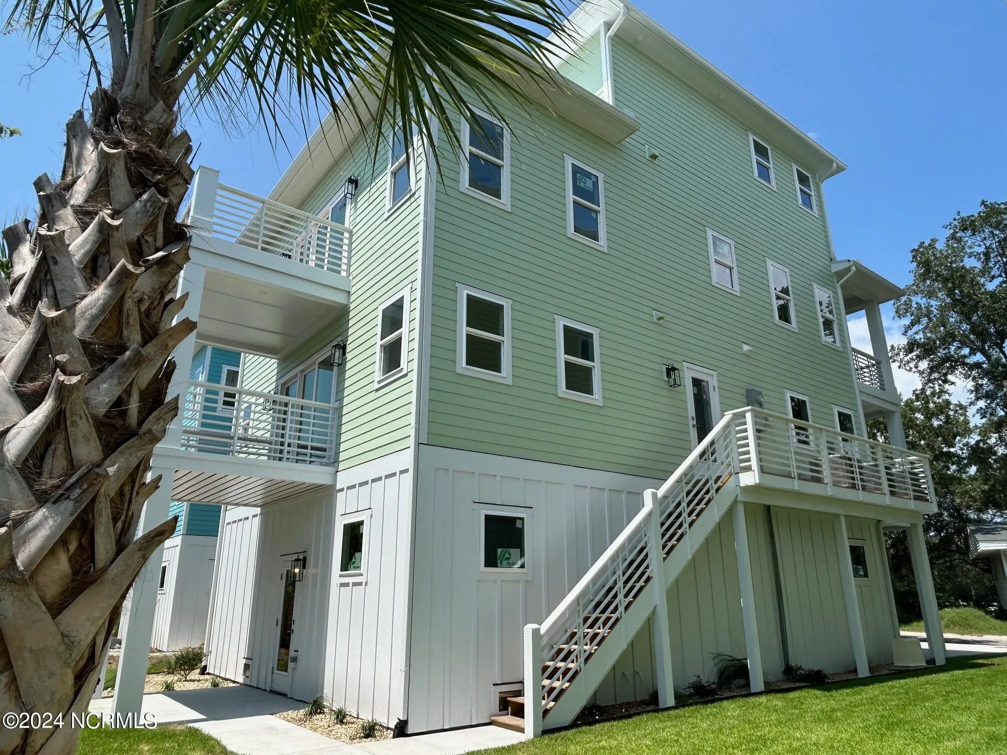 Carolina Beach, North Carolina 28428, United States, 4 Bedrooms Bedrooms, ,5 BathroomsBathrooms,Residential,Active,48015