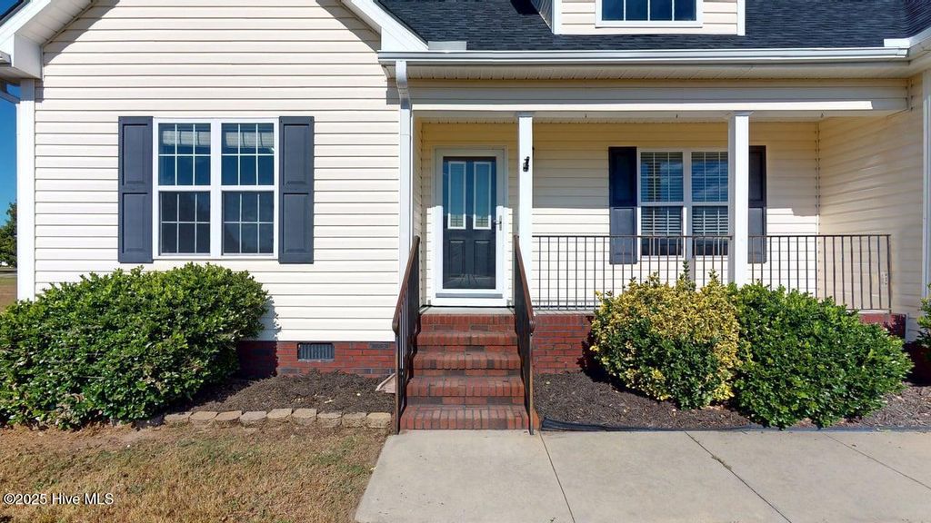 Photo of 100 Lancaster Pointe Drive, Pikeville, NC 27863 (MLS # 100537180)