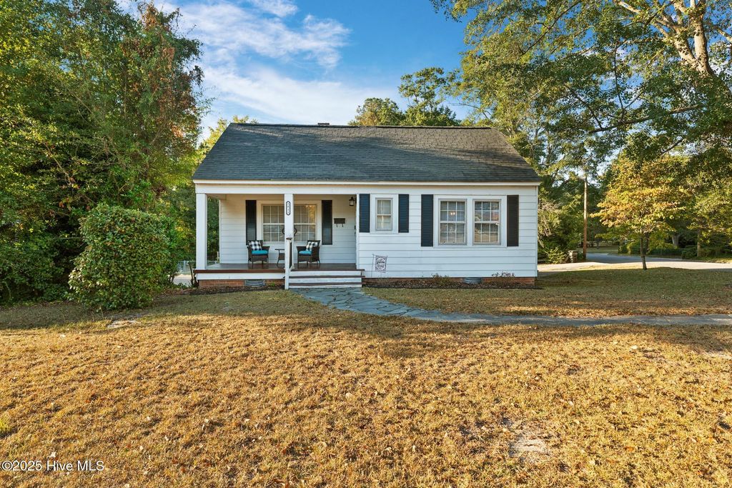 Photo of 1817 Fayetteville Road, Rockingham, NC 28379 (MLS # 100535665)