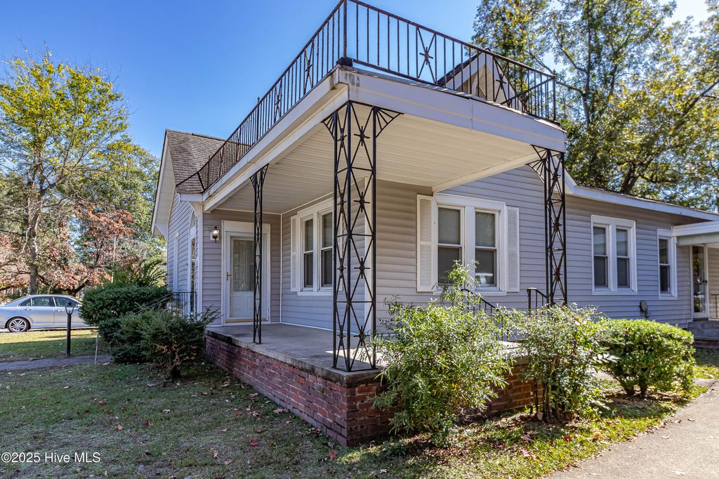 Photo of 1010 E Mulberry Street, Goldsboro, NC 27530 (MLS # 100537799)
