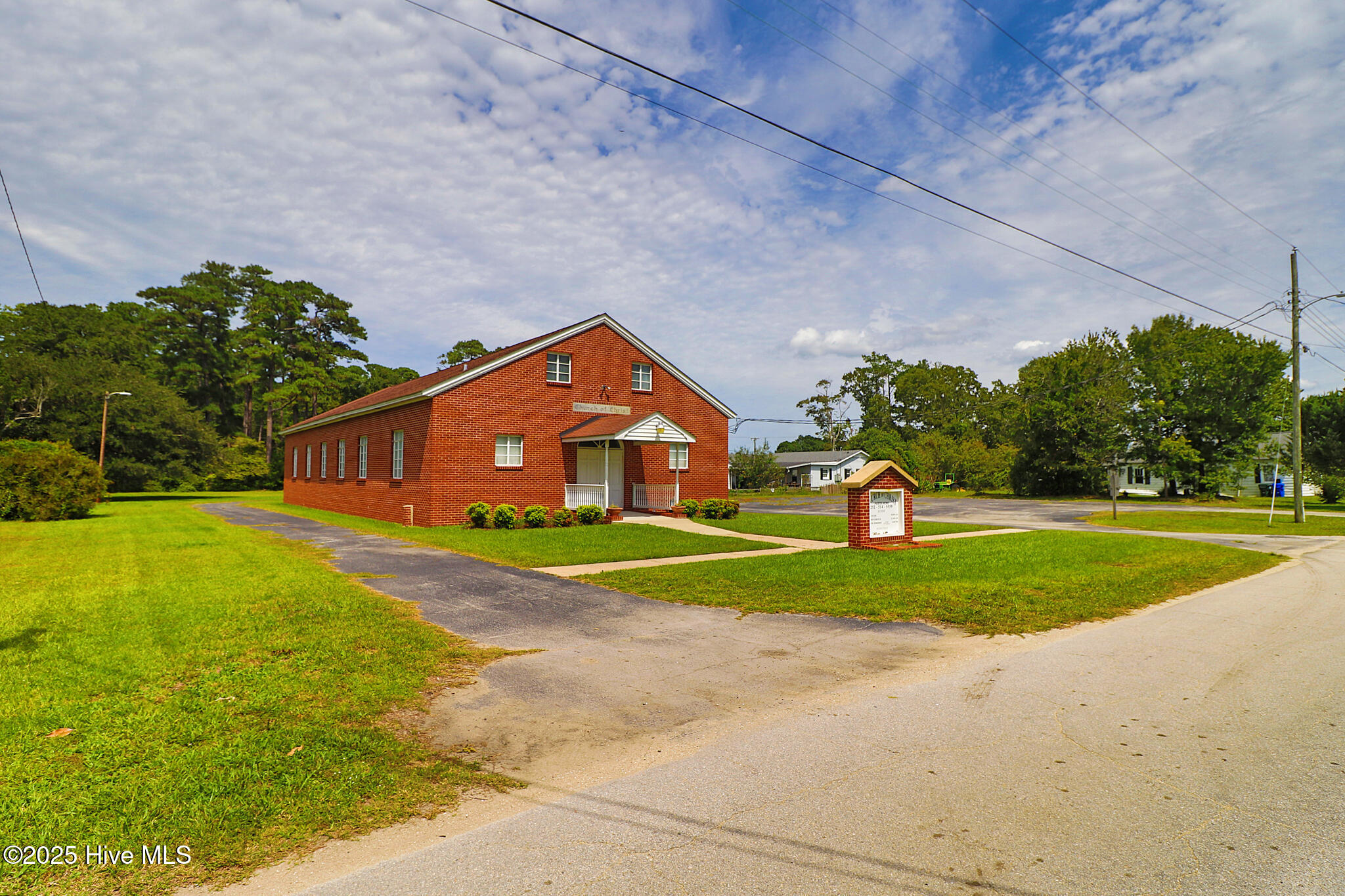 2101 S Lakeview Drive