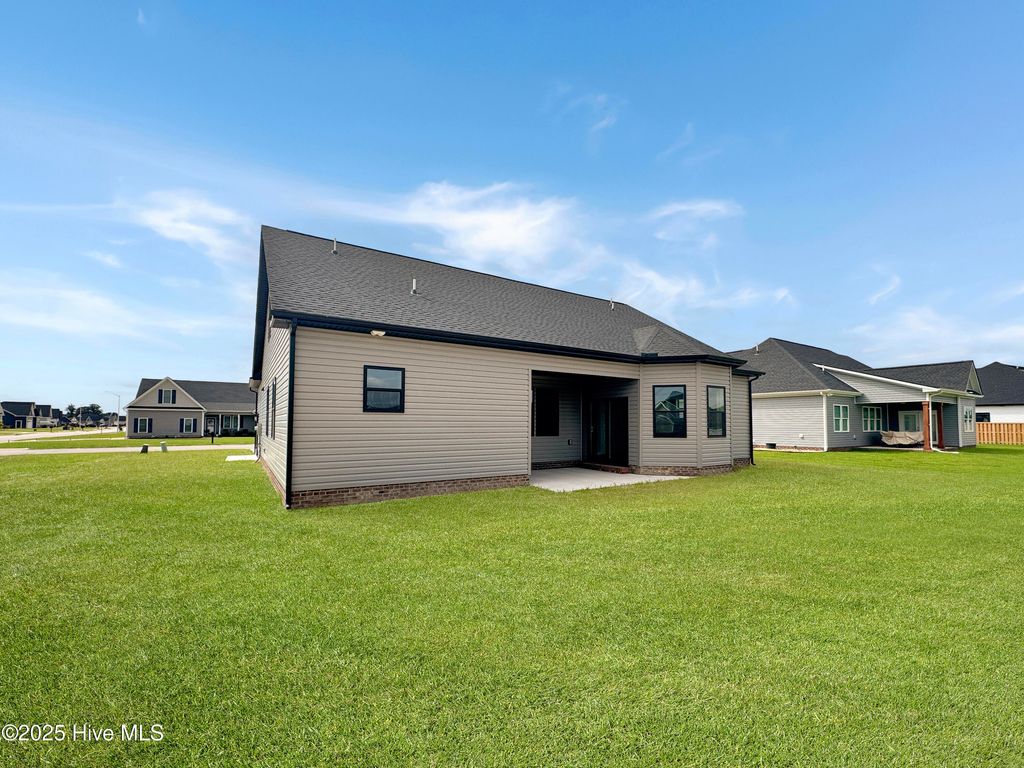 Photo of 7617 Staysail Drive, Elizabeth City, NC 27909 (MLS # 100539880)