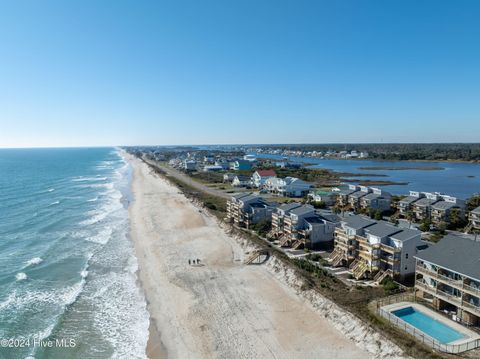 A home in North Topsail Beach