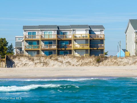 A home in North Topsail Beach