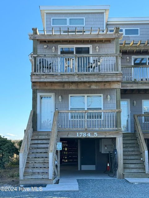 A home in North Topsail Beach