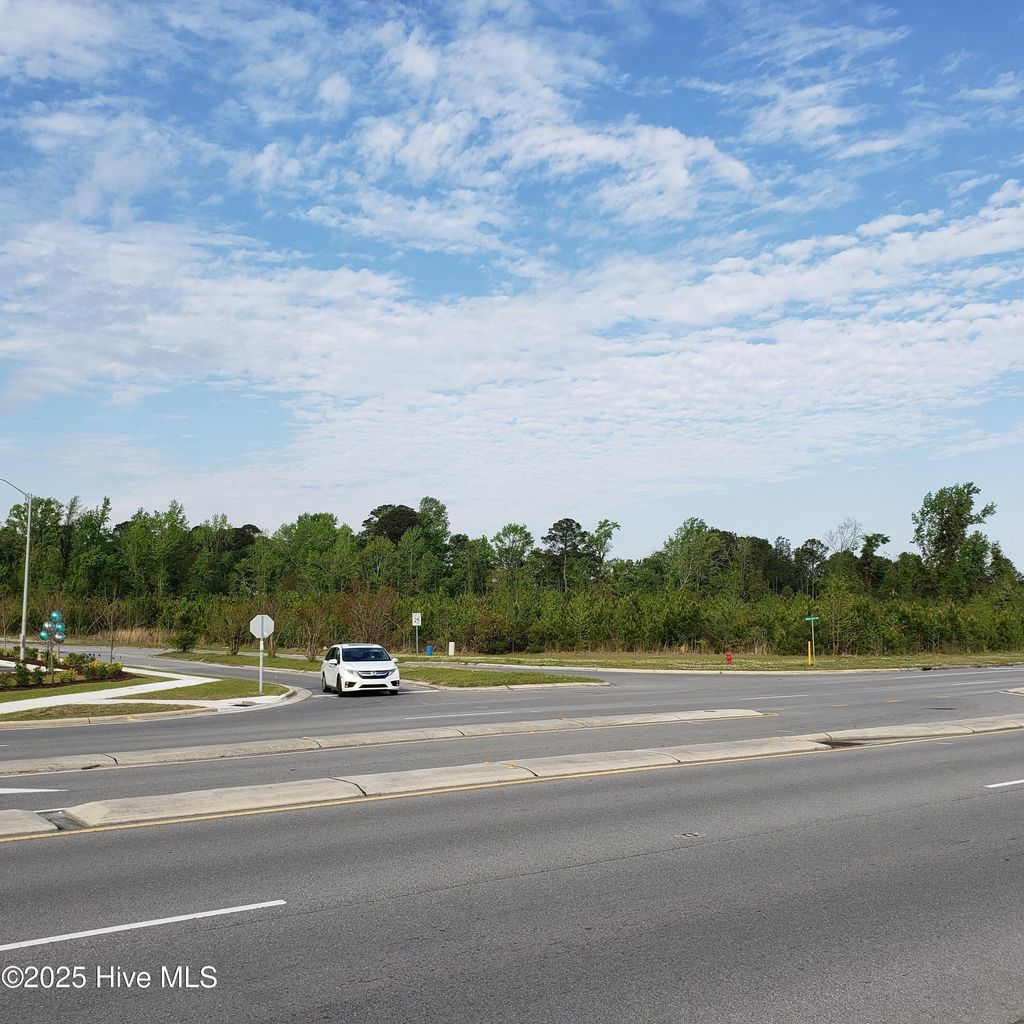 Photo of 140 Hemlock Drive, Jacksonville, NC 28546 (MLS # 100520200)