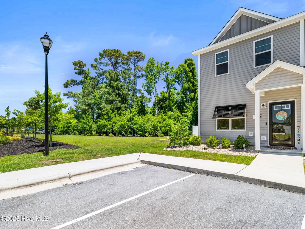 Photo of 2 Catalina Circle, Swansboro, NC 28584 (MLS # 100510836)