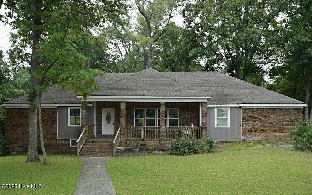 Photo of 1103 Vance Drive, Tarboro, NC 27886 (MLS # 100541017)