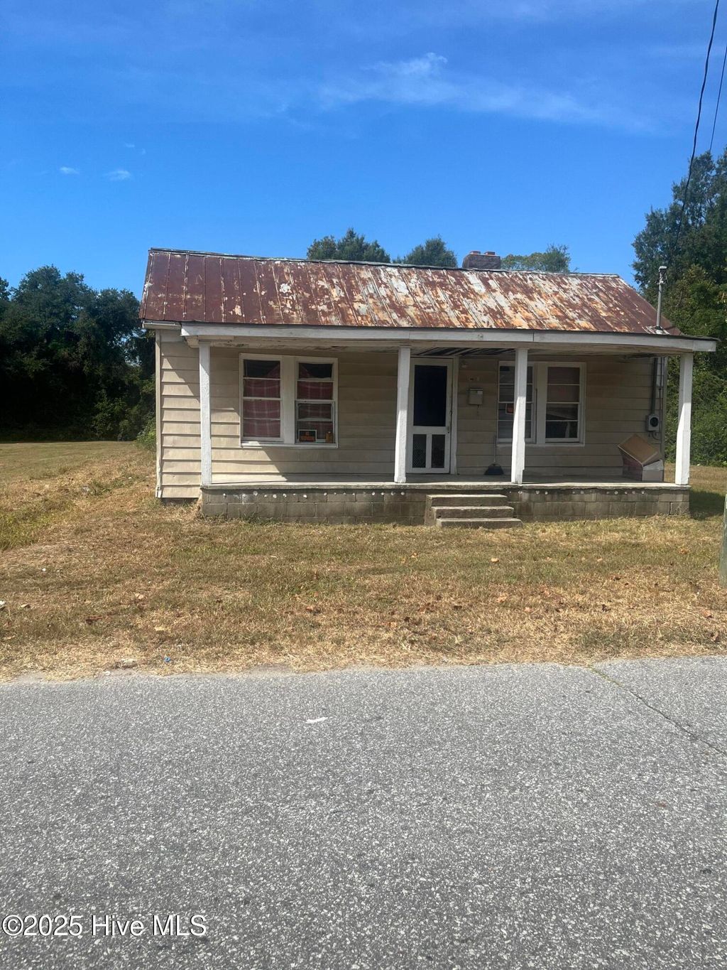 Photo of 613 Poplar Street, Goldsboro, NC 27530 (MLS # 100534461)