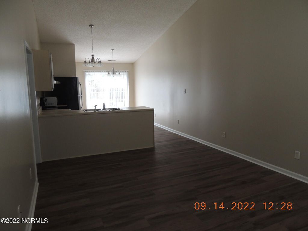 Photo of 107 Croatan Court, Jacksonville, NC 28546 (MLS # 100538309)