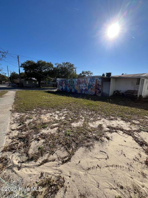 Tiny photo for 1 3rd Street, Wilmington, NC 28401 (MLS # 100541038)