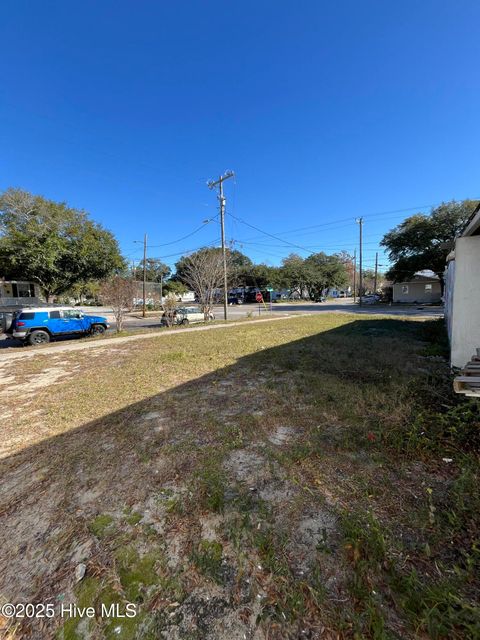 Tiny photo for 1 3rd Street, Wilmington, NC 28401 (MLS # 100541038)