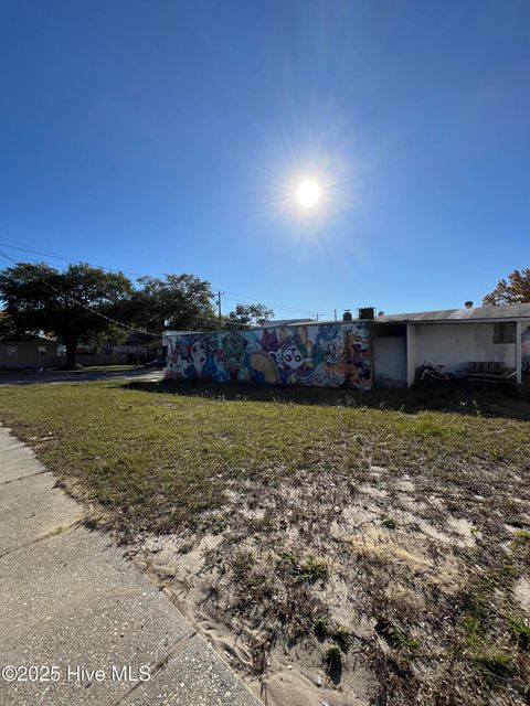 Tiny photo for 1 3rd Street, Wilmington, NC 28401 (MLS # 100541038)