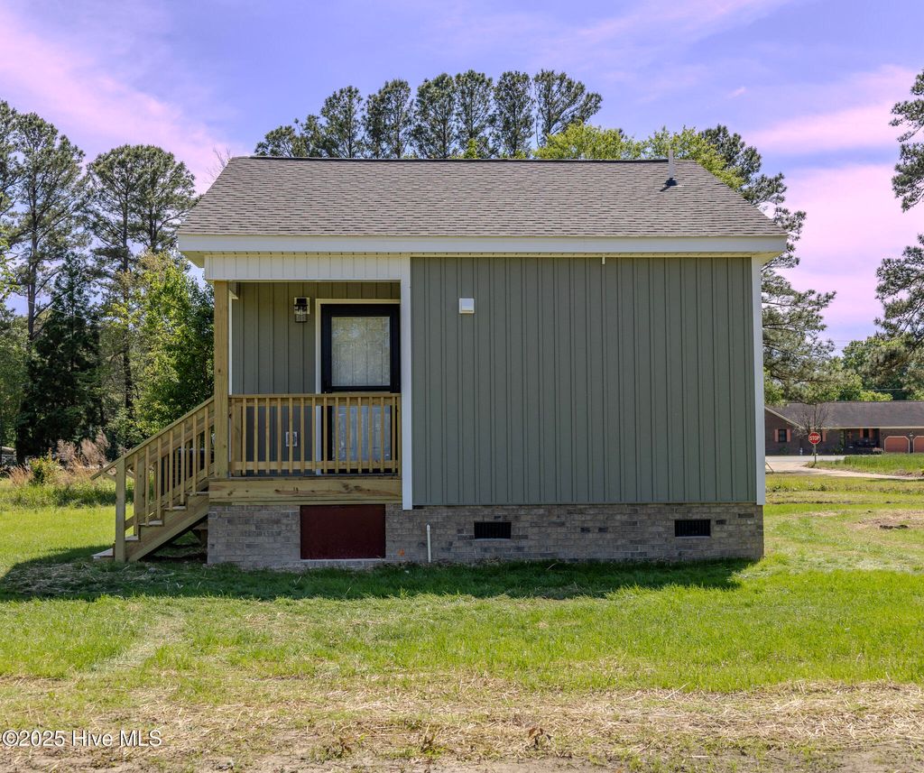 Photo of 1075 Pine Street, Pembroke, NC 28372 (MLS # 100541555)