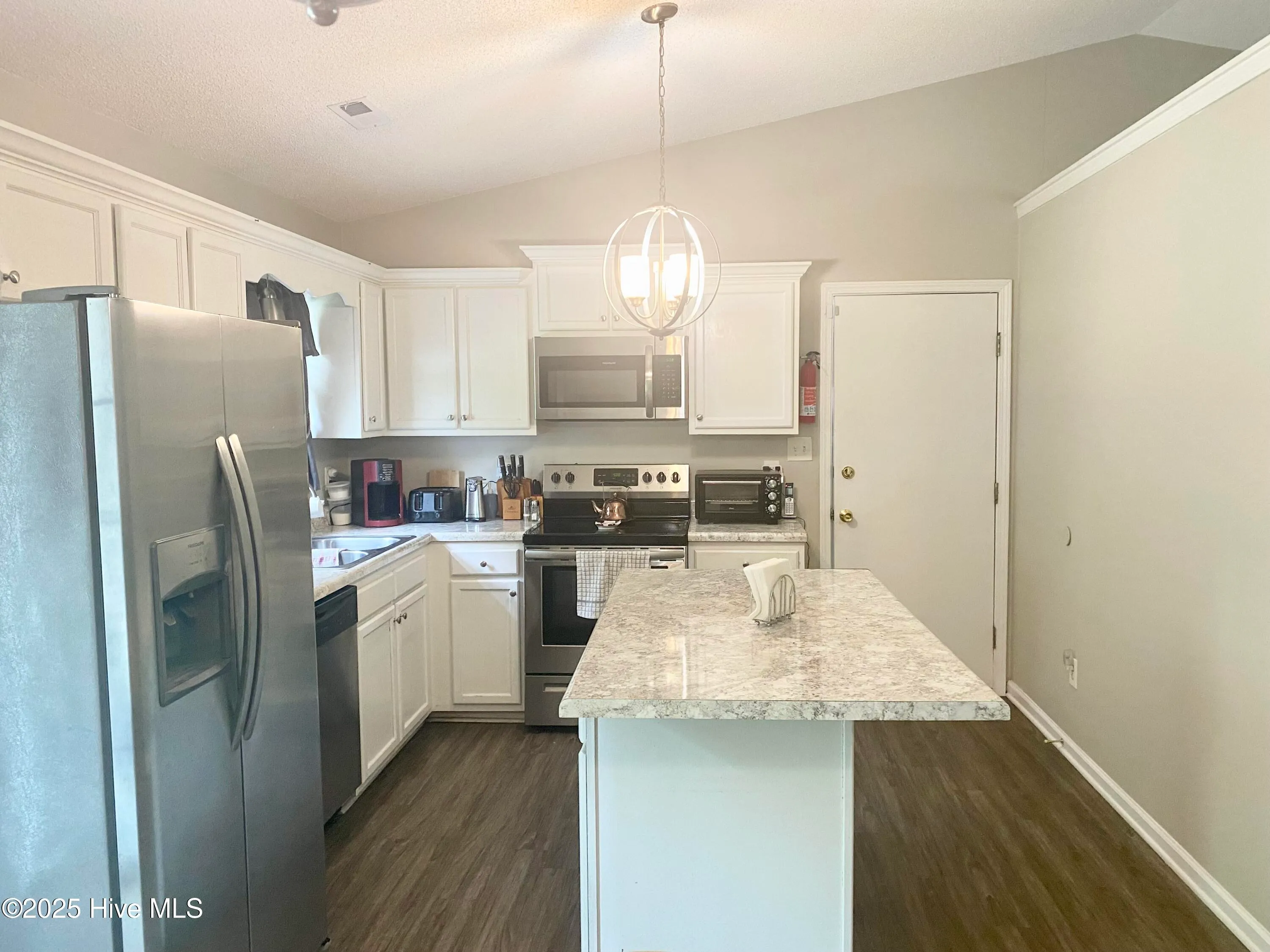 Richlands, North Carolina 28574, United States, 3 Bedrooms Bedrooms, ,2 BathroomsBathrooms,Residential,Active,90928