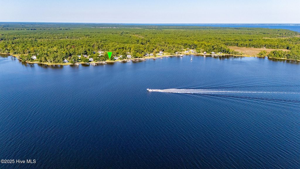 Photo of 173 South River Drive, Beaufort, NC 28516 (MLS # 100529303)