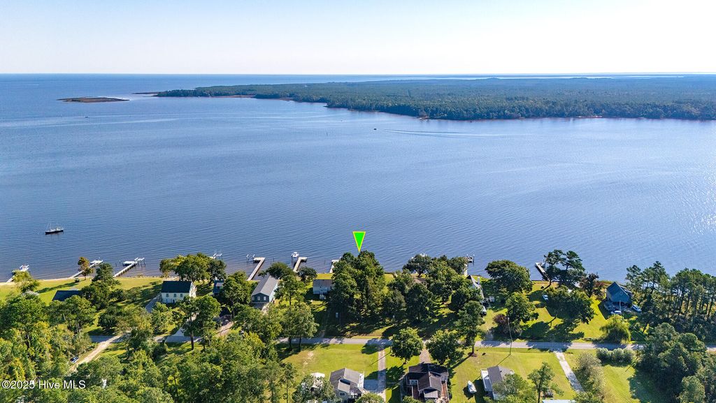 Photo of 173 South River Drive, Beaufort, NC 28516 (MLS # 100529303)