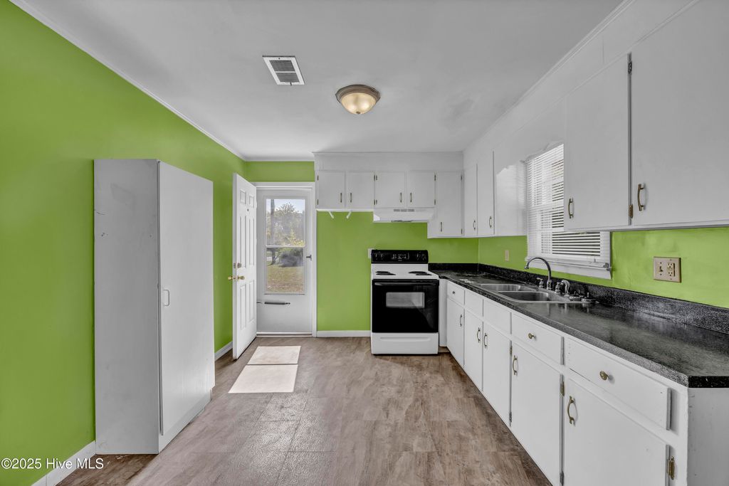 Photo of 209 Lancaster Road, Wilmington, NC 28409 (MLS # 100531369)