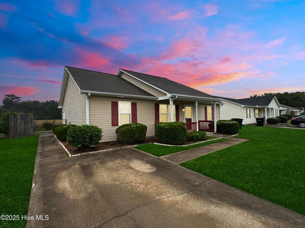 Photo of 117 Springvale Street, Elizabeth City, NC 27909 (MLS # 100531834)