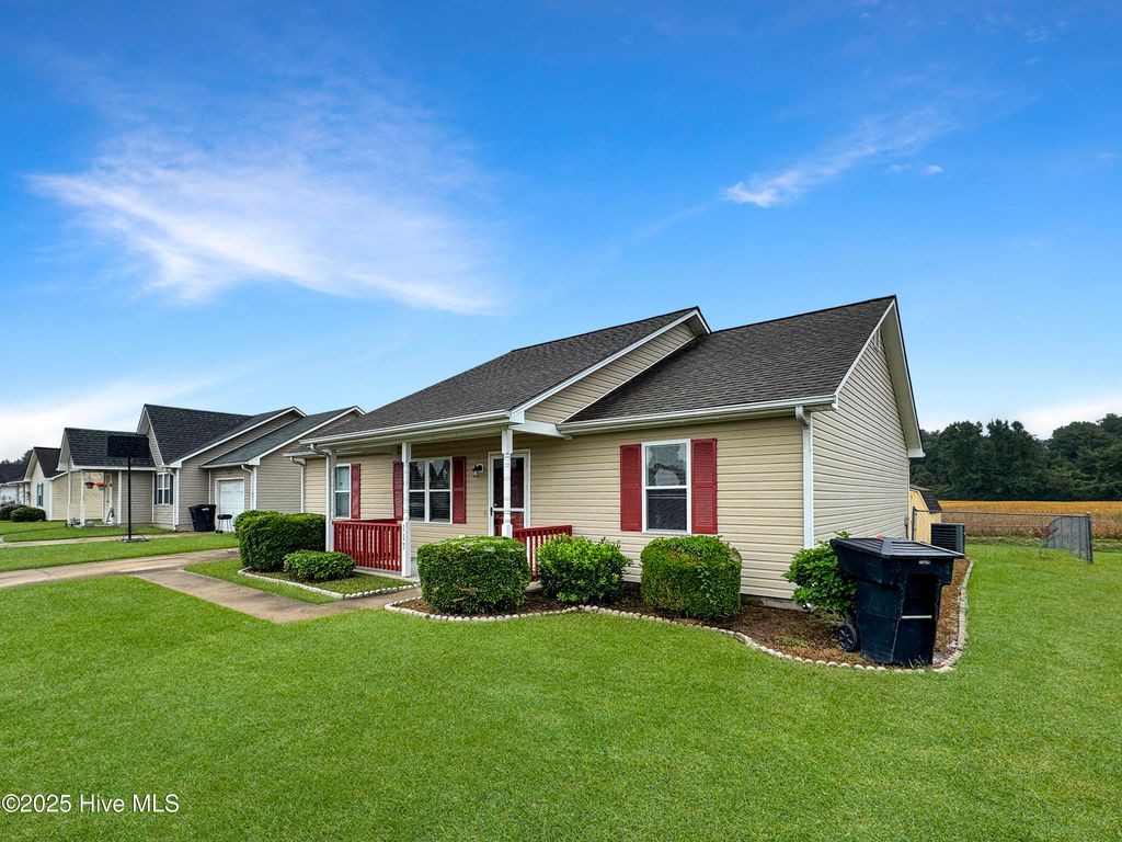 Photo of 117 Springvale Street, Elizabeth City, NC 27909 (MLS # 100531834)