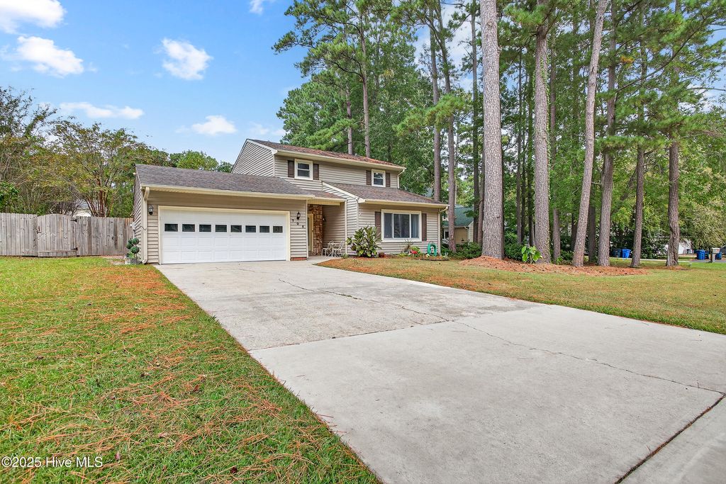 Photo of 705 Ireland Court, Jacksonville, NC 28546 (MLS # 100531663)