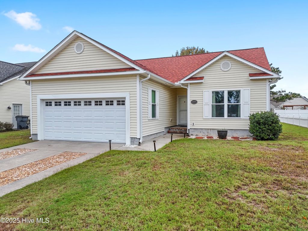 Photo of 5009 N Hampton Drive SE, Southport, NC 28461 (MLS # 100536420)