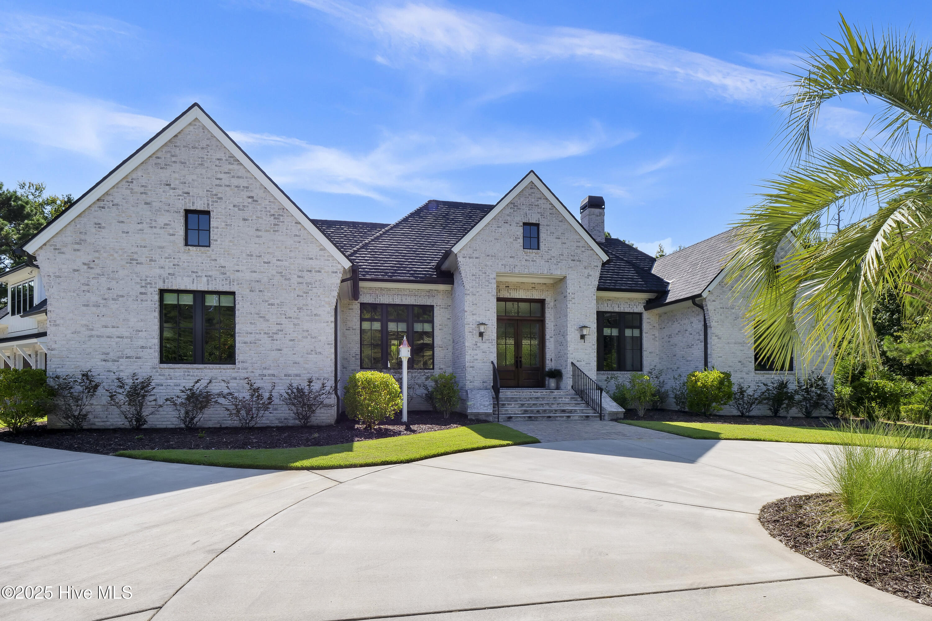 1800 Newington Court