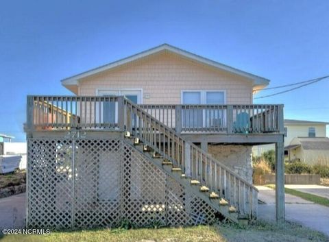 A home in North Topsail Beach