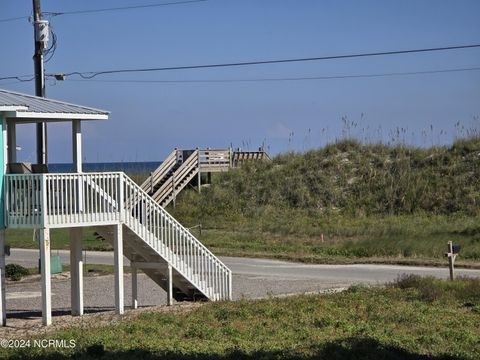 A home in North Topsail Beach