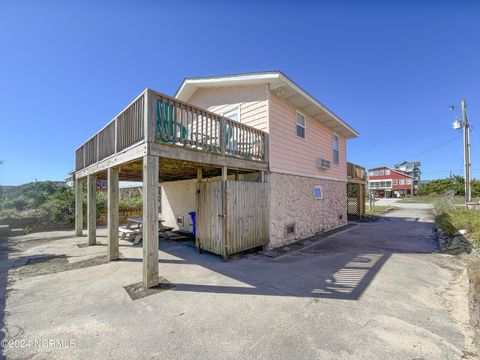 A home in North Topsail Beach