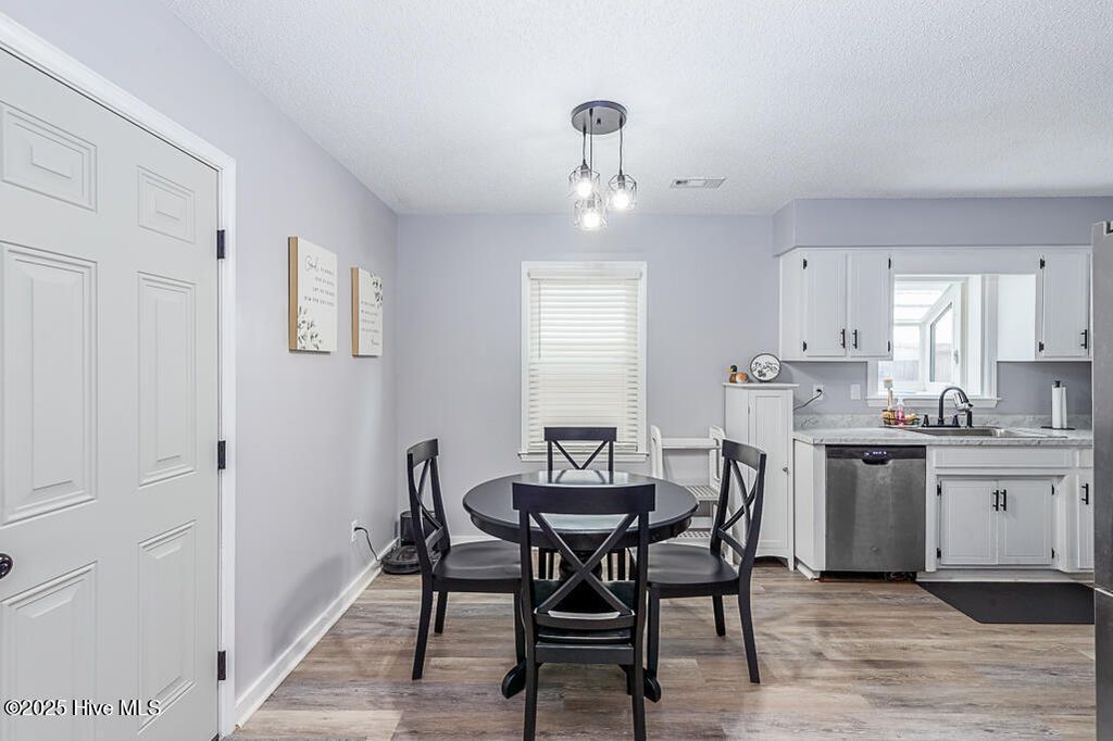 Photo of 810 Halifax Circle, New Bern, NC 28562 (MLS # 100525442)