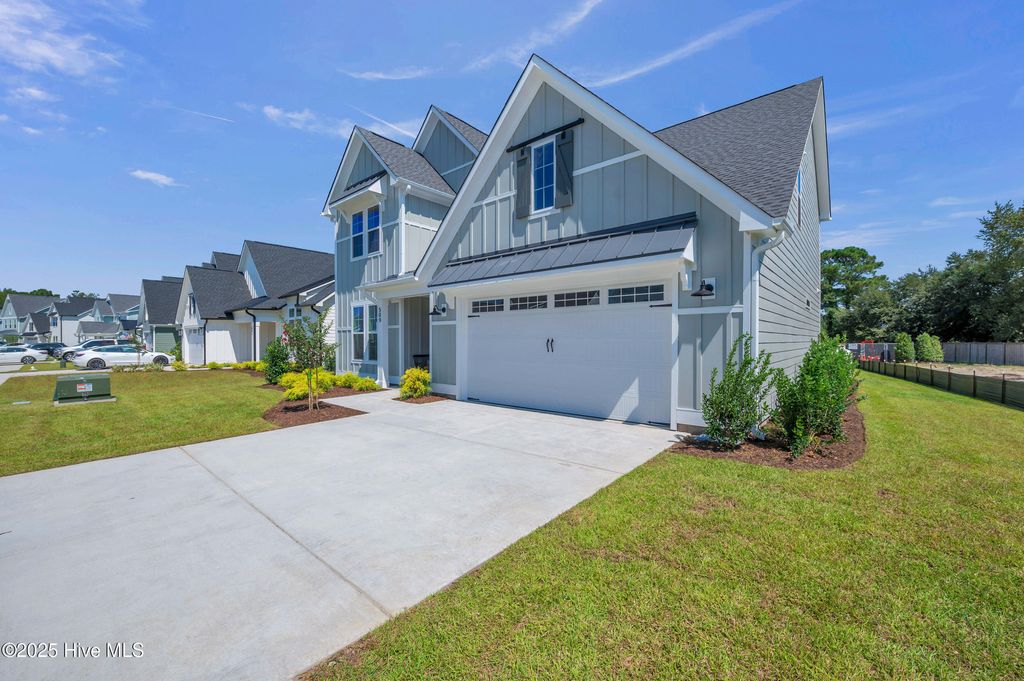 Photo of 509 Sailor Sky Way #389, Hampstead, NC 28443 (MLS # 100506244)