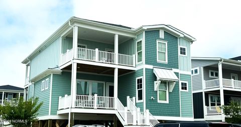 A home in Oak Island