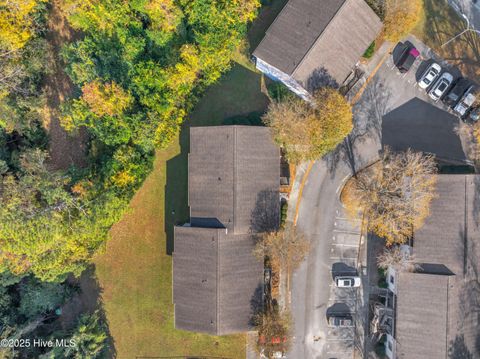 Tiny photo for 522 S Kerr Avenue #Apt 77, Wilmington, NC 28403 (MLS # 100542371)