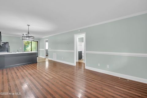 Tiny photo for 522 S Kerr Avenue #Apt 77, Wilmington, NC 28403 (MLS # 100542371)