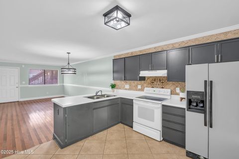 Tiny photo for 522 S Kerr Avenue #Apt 77, Wilmington, NC 28403 (MLS # 100542371)