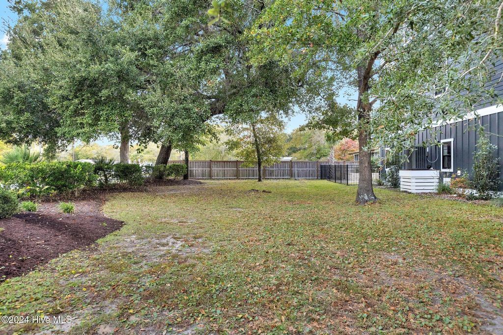 Photo of 1 Diamond Point Court, Surf City, NC 28445 (MLS # 100473570)