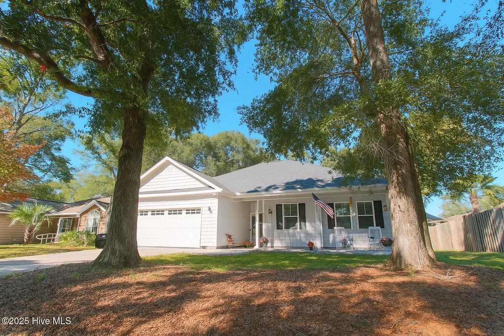 Photo of 1674 Lake Tree Drive SW, Ocean Isle Beach, NC 28469 (MLS # 100539701)