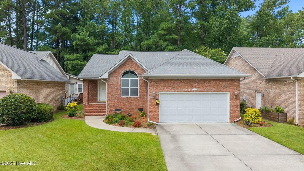 Photo of 107 Innisbrook Court, New Bern, NC 28562 (MLS # 100517897)