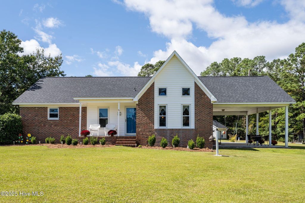 Photo of 183 April Lane, Stella, NC 28582 (MLS # 100535627)