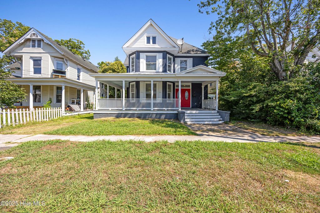 Photo of 202 E Burgess Street, Elizabeth City, NC 27909 (MLS # 100530104)