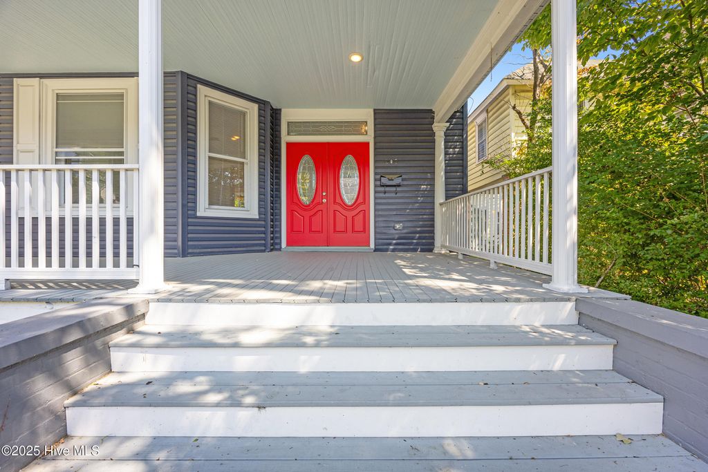 Photo of 202 E Burgess Street, Elizabeth City, NC 27909 (MLS # 100530104)