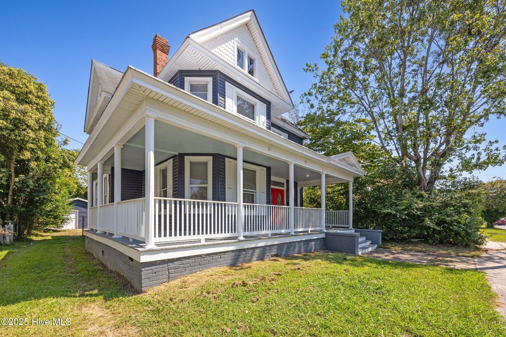 Photo of 202 E Burgess Street, Elizabeth City, NC 27909 (MLS # 100530104)