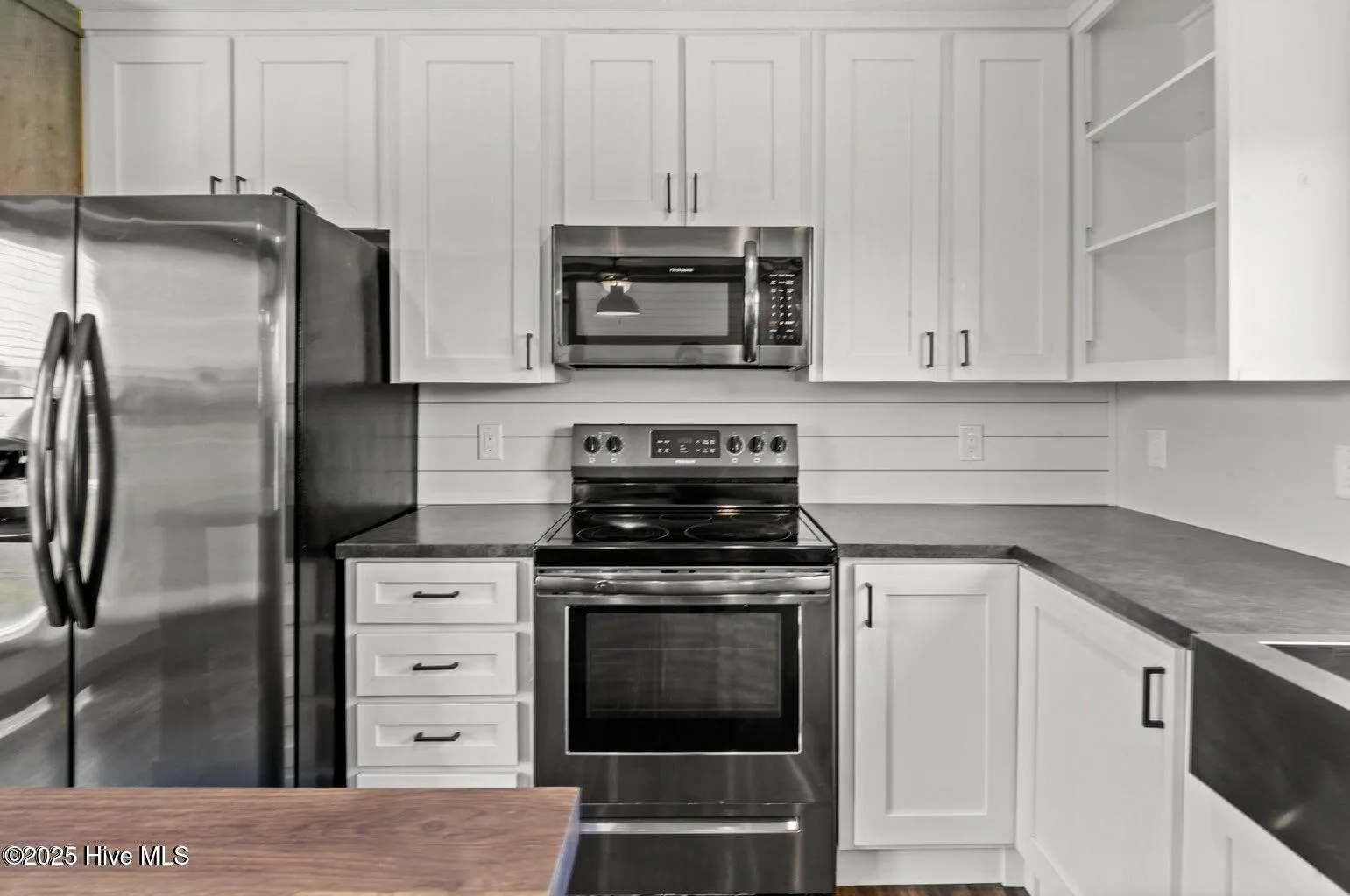 Burgaw, North Carolina 28425, United States, 3 Bedrooms Bedrooms, ,2 BathroomsBathrooms,Residential,Active,215348